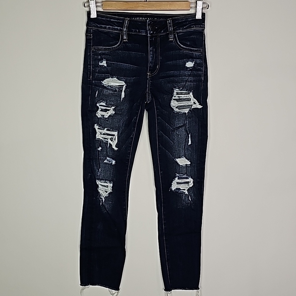 American Eagle dark wash distressed style super stretch cropped jeggings